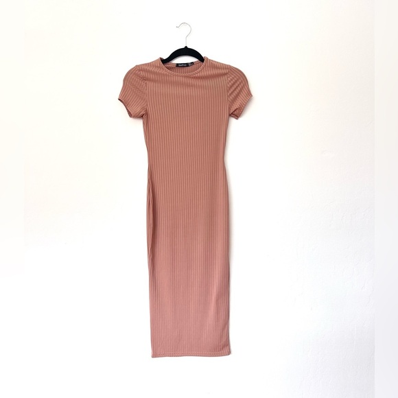 Boohoo Dresses & Skirts - boohoo Mauve Ribbed Midi Dress